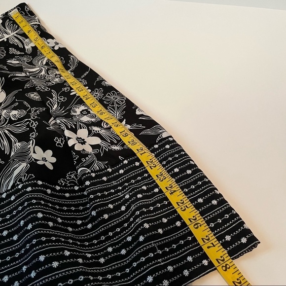 Preview Floral Skirt Size 8 - Picture 7 of 8